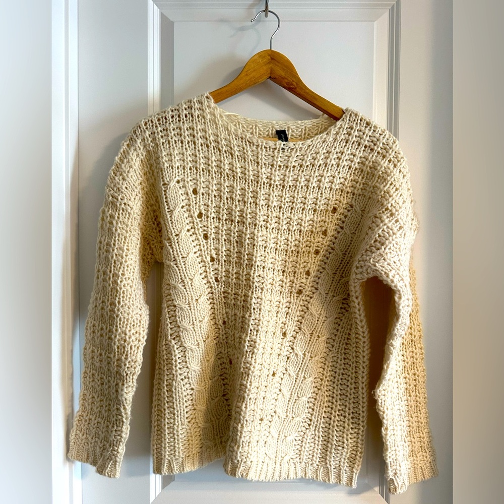 Soy Concept Loose Knit Sweater, size small, cream color